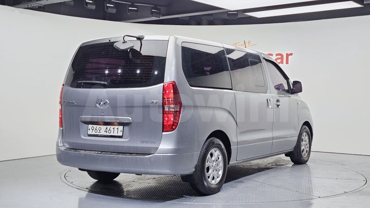 Hyundai Starex 2016 — 2