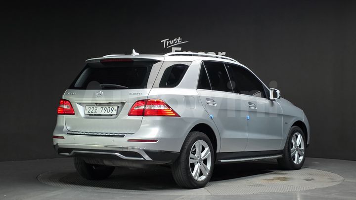 Mercedes Benz M Class 2012 — 2