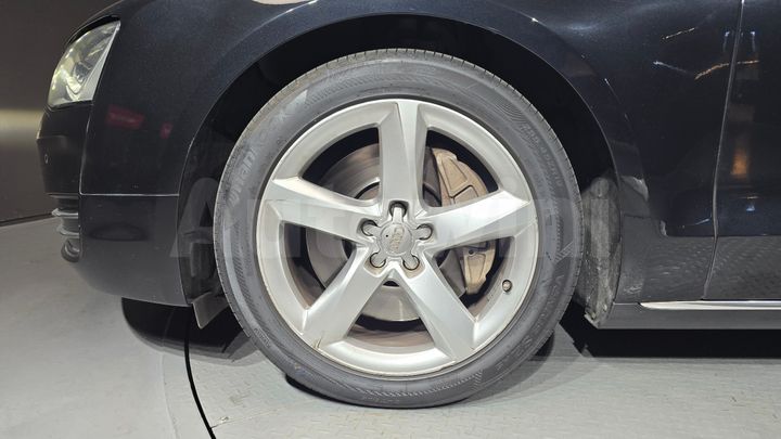 Audi A8 2011 — 5