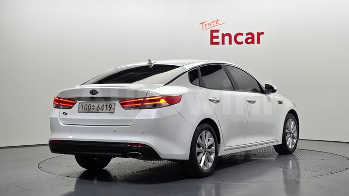 Kia K5 2016 — 2