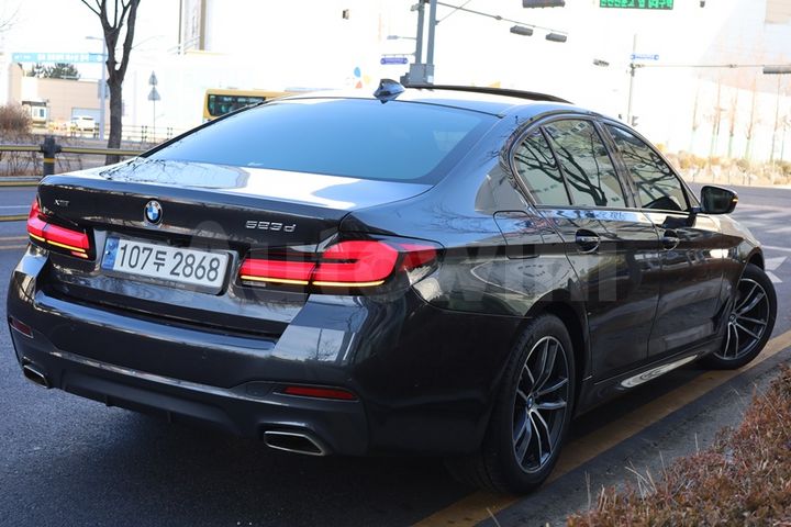 BMW 5 Series 2021 — 3