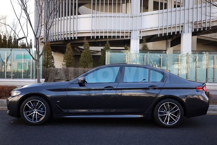 BMW 5 Series 2021 — 5