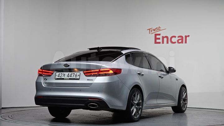 Kia K5 2016 — 2
