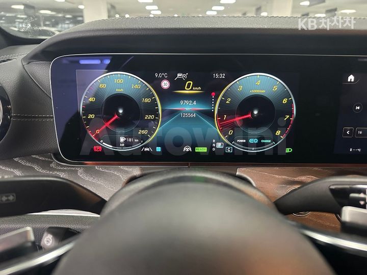 Mercedes Benz E Class 2023 — 5