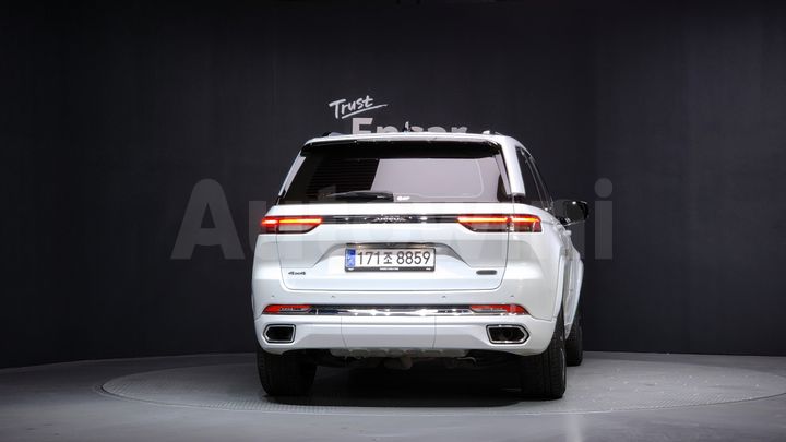 Jeep Cherokee 2023 — 4