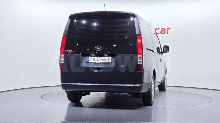 Hyundai Staria 2023 — 4