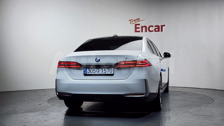 BMW 5 Series 2024 — 4