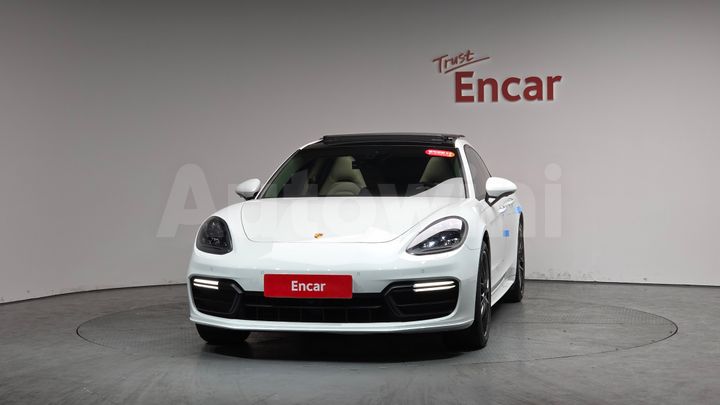 Porsche Panamera 2018 — 2
