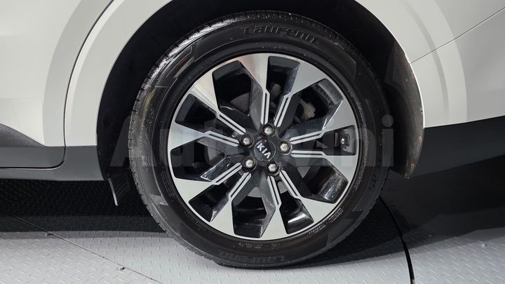 Kia Carnival 2021 — 5