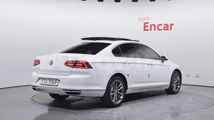 Volkswagen Passat 2018 — 2