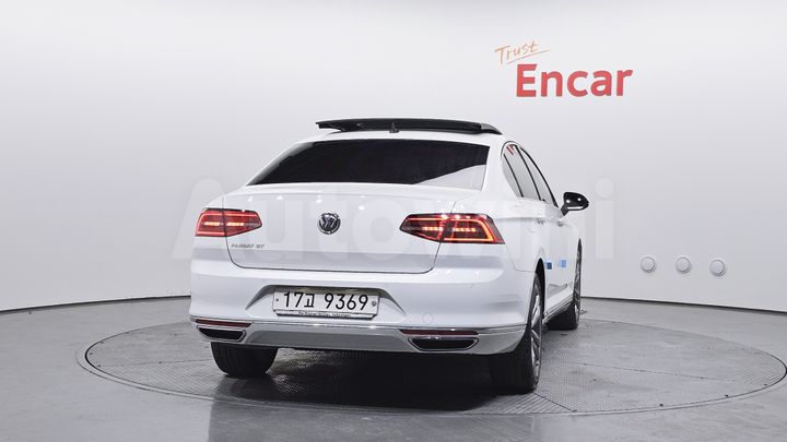 Volkswagen Passat 2018 — 4