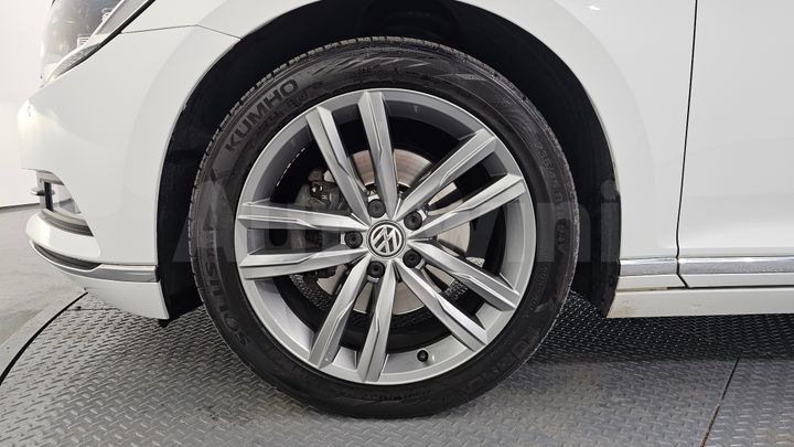 Volkswagen Passat 2018 — 5