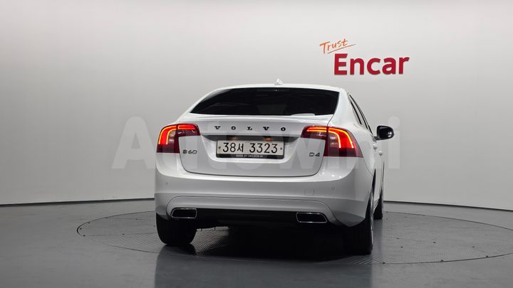 Volvo S60 2018 — 4