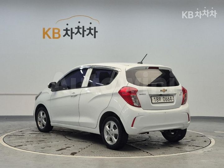 Chevrolet Spark 2017 — 2