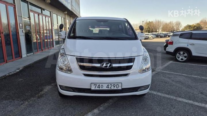 Hyundai Starex 2015 — 2