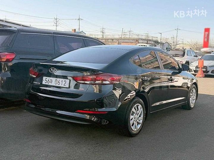 Hyundai Avante 2016 — 3