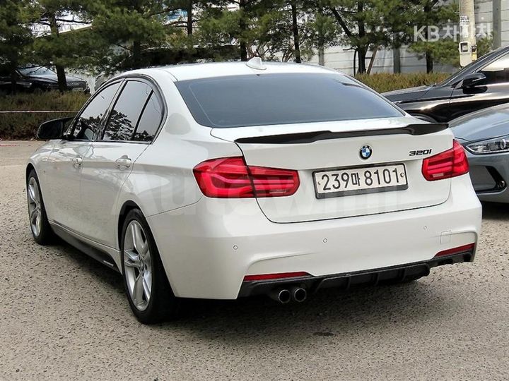 BMW 3 Series 2016 WBA8E9108GK437408 — 3