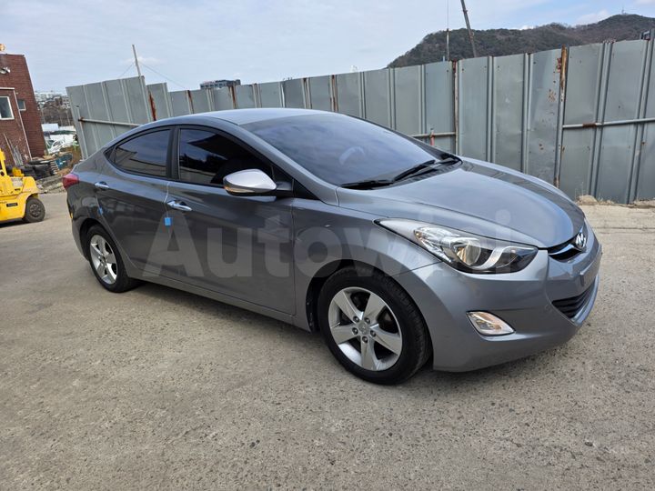 Hyundai Avante 2012 — 3