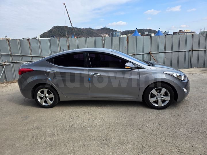 Hyundai Avante 2012 — 4