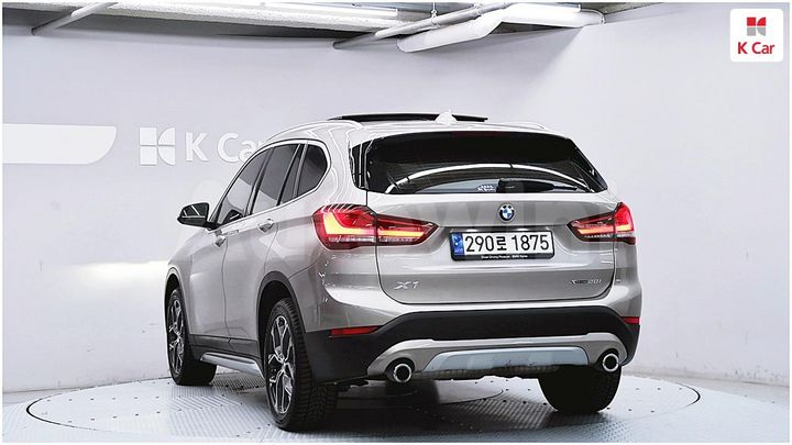 BMW X1 2021 — 2