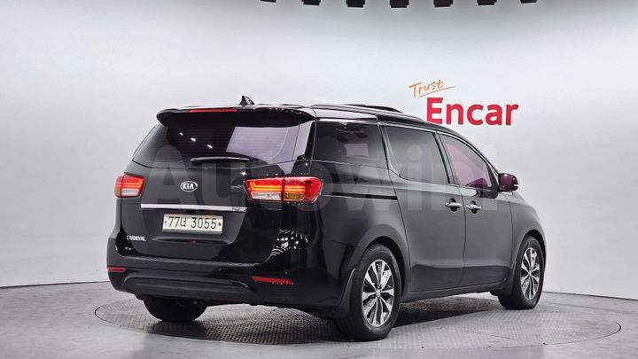 Kia Carnival 2016 — 2