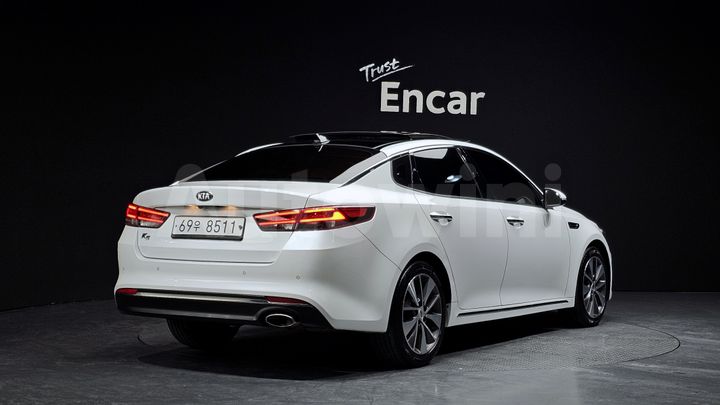 Kia K5 2017 — 2