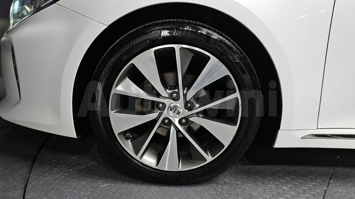 Kia K5 2017 — 5