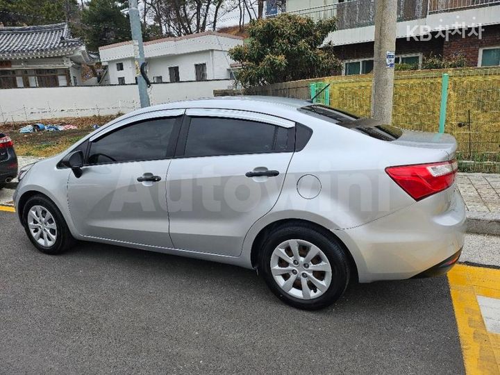 Kia Pride 2014 — 4