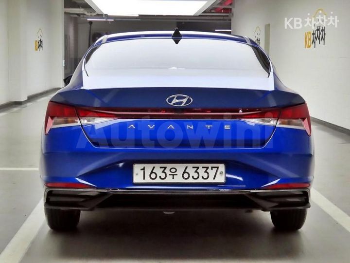 Hyundai Avante 2021 — 3
