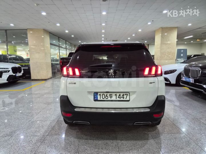 Peugeot 5008 2021 — 4