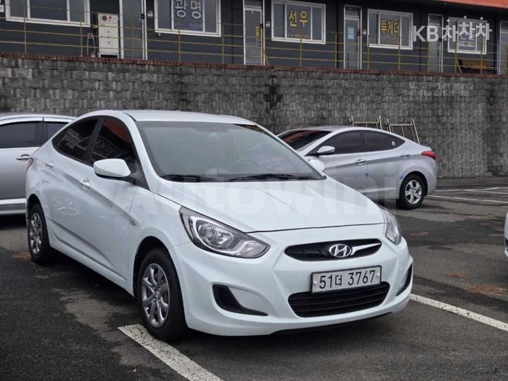 Hyundai Accent 2015 — 2
