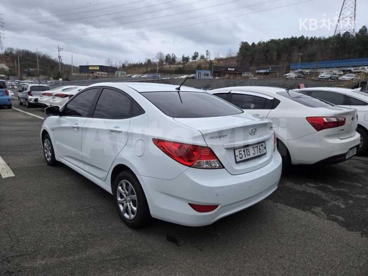 Hyundai Accent 2015 — 3