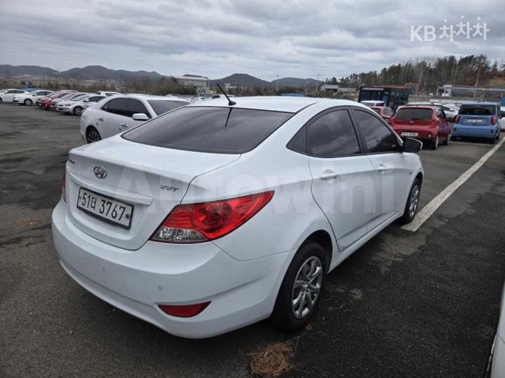 Hyundai Accent 2015 — 4