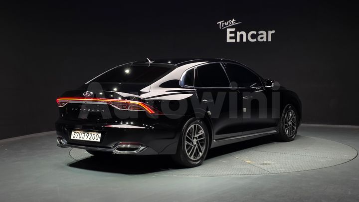 Hyundai Grandeur 2023 — 2
