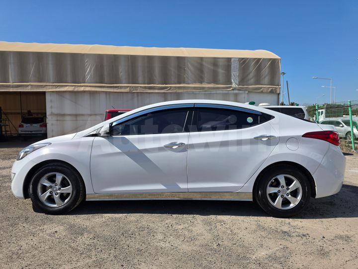 Hyundai Avante 2012 — 3