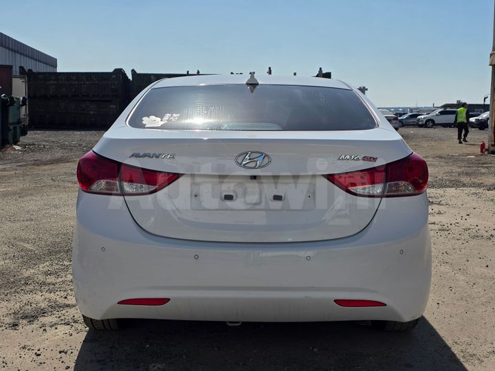 Hyundai Avante 2012 — 5