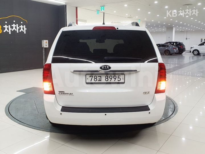 Kia Carnival 2014 — 5