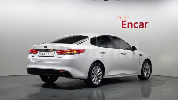 Kia K5 2016 — 2