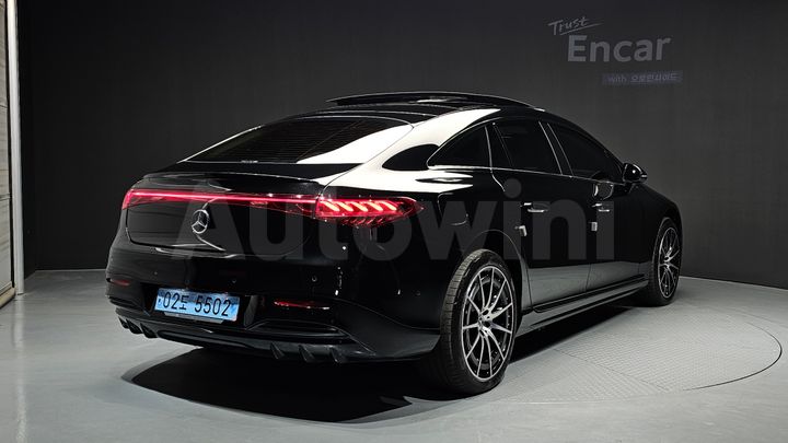 Mercedes-Benz EQS