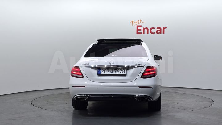 Mercedes-Benz E Class 2017 — 4