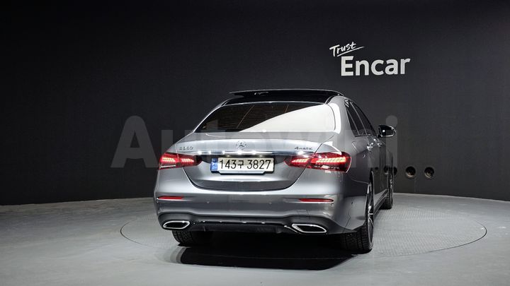 Mercedes-Benz E Class 2023 — 4