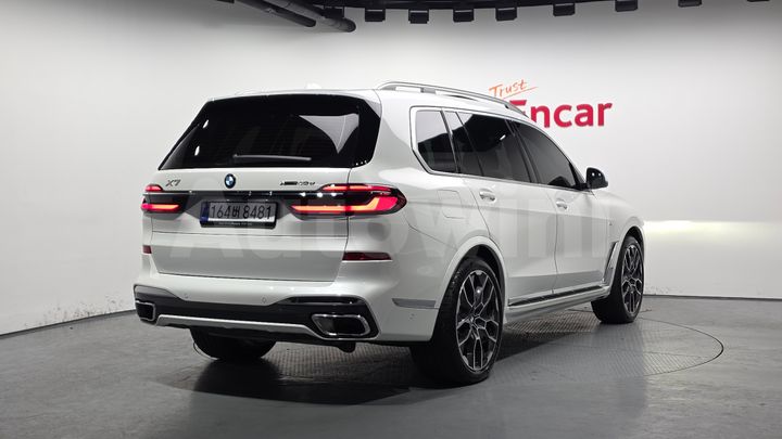 BMW X7 2025 — 2