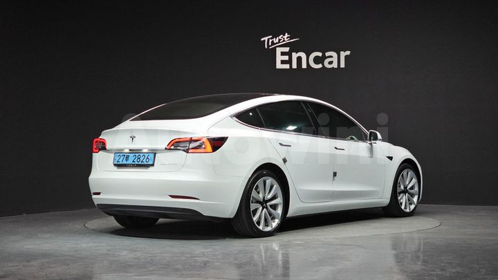 Tesla Model 3 2020 — 3