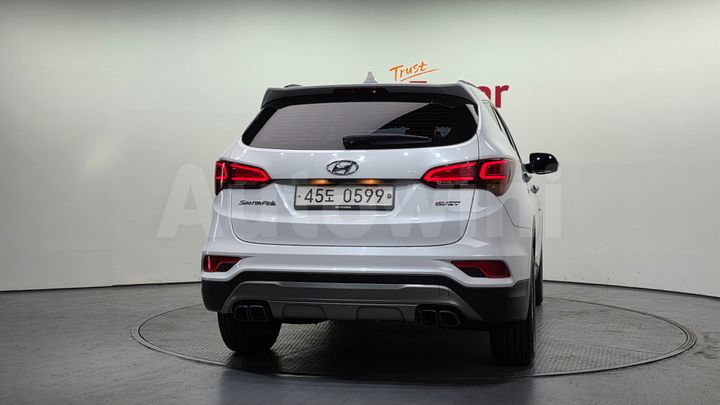 Hyundai SantaFe 2017 — 4