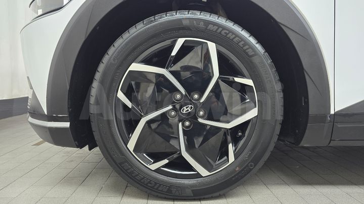 Hyundai Ioniq5 2022 — 5