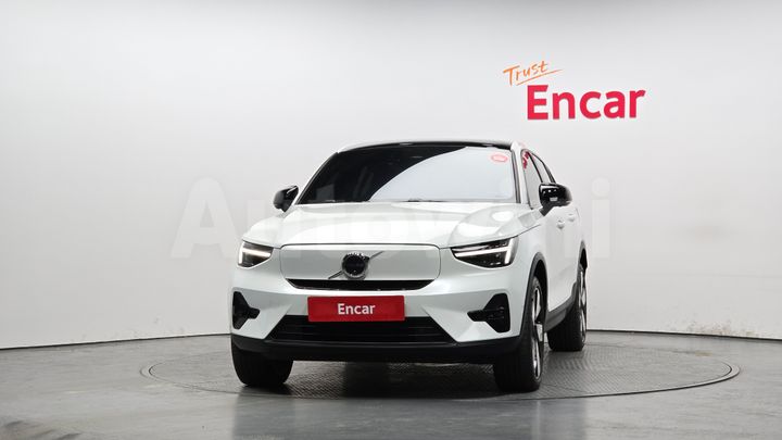Volvo C40 2023 — 3