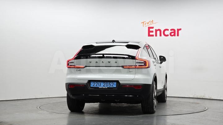 Volvo C40 2023 — 4