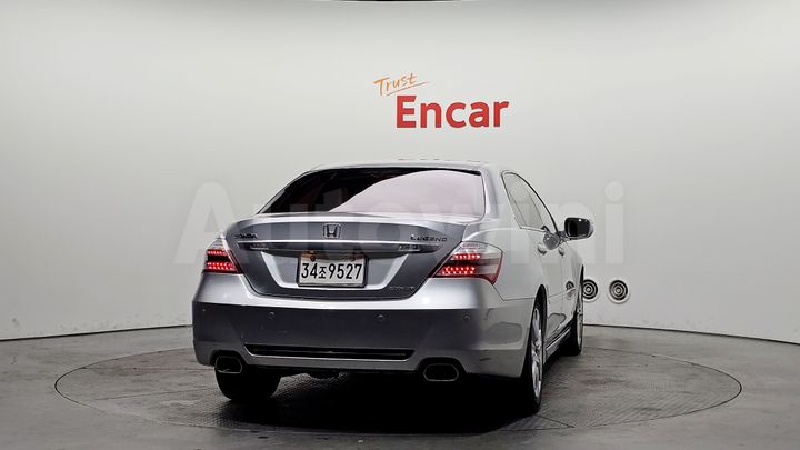 Honda Legend 2010 — 4