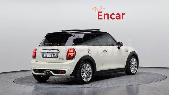 Mini Cooper 2015 — 2