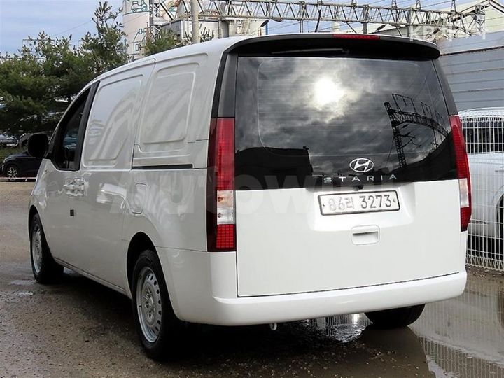 Hyundai Staria 2022 — 3